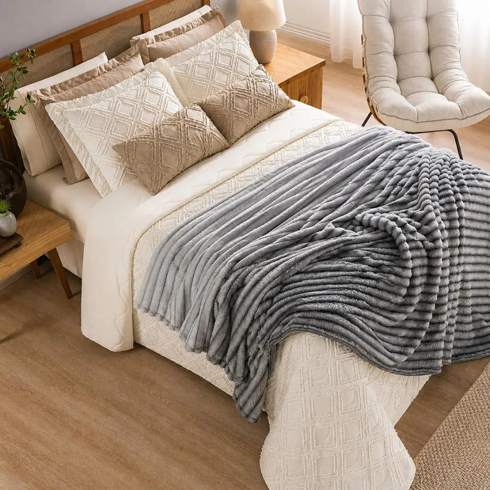 Cobertor Queen Fluffy Canelado Ultrasoft Quentinho Manta Toque Macio Marias Enxoval